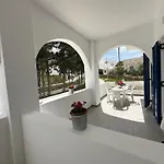 Family House Near Apartament Logaras